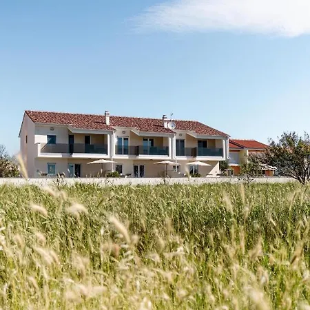 Beachfront Reiterer V3 With Jacuzzi 30 Meters From The - Crowonder Luxury Rent * Privlaka (Zadar)