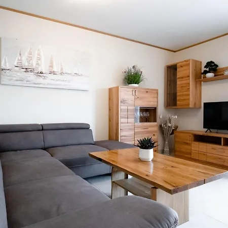 Vila Beachfront Reiterer V3 With Jacuzzi 30 Meters From The - Crowonder Luxury Rent *