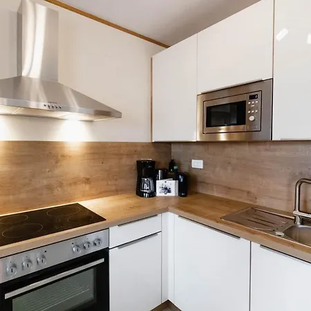 Beachfront Reiterer V3 With Jacuzzi 30 Meters From The - Crowonder Luxury Rent Privlaka (Zadar)