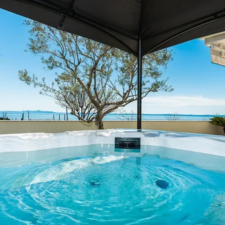 Beachfront Reiterer V3 With Jacuzzi 30 Meters From The - Crowonder Luxury Rent Villa *
