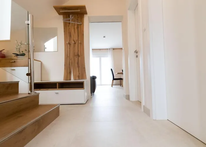 Beachfront Reiterer V3 With Jacuzzi 30 Meters From The - Crowonder Luxury Rent Villa