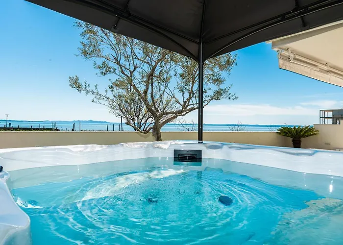 Beachfront Reiterer V3 With Jacuzzi 30 Meters From The - Crowonder Luxury Rent Willa *