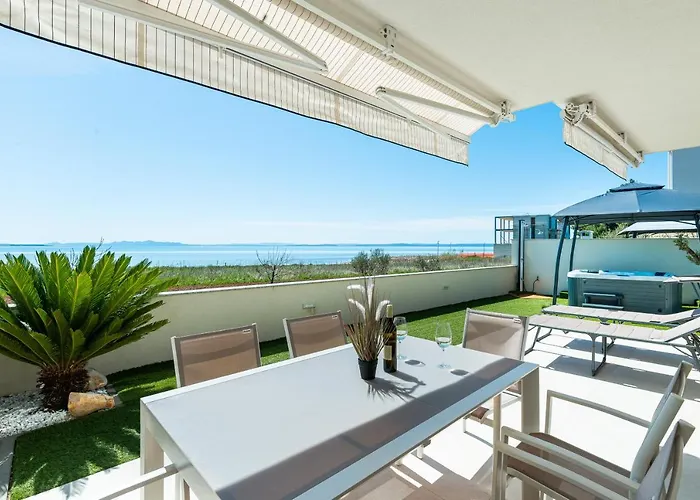 Beachfront Reiterer V3 With Jacuzzi 30 Meters From The - Crowonder Luxury Rent * Privlaka (Zadar)