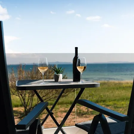 Willa Beachfront Reiterer V3 With Jacuzzi 30 Meters From The - Crowonder Luxury Rent