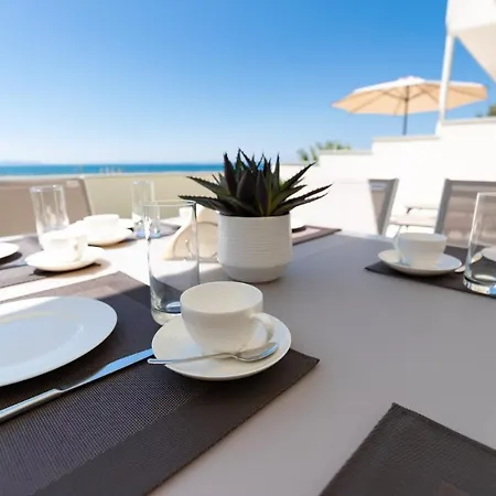 Crowonder Beachfront Reiterer V3 With Jacuzzi Villa