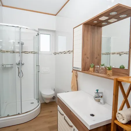 Villa Beachfront Reiterer V3 With Jacuzzi 30 Meters From The - Crowonder Luxury Rent Privlaka (Zadar)
