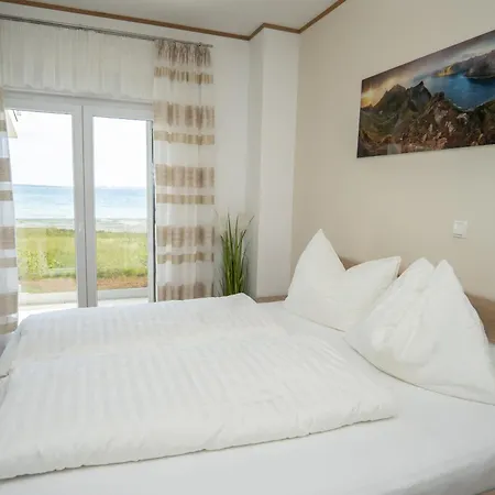 Beachfront Reiterer V3 With Jacuzzi 30 Meters From The - Crowonder Luxury Rent Villa