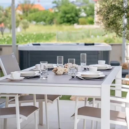 Beachfront Reiterer V3 With Jacuzzi 30 Meters From The - Crowonder Luxury Rent Villa