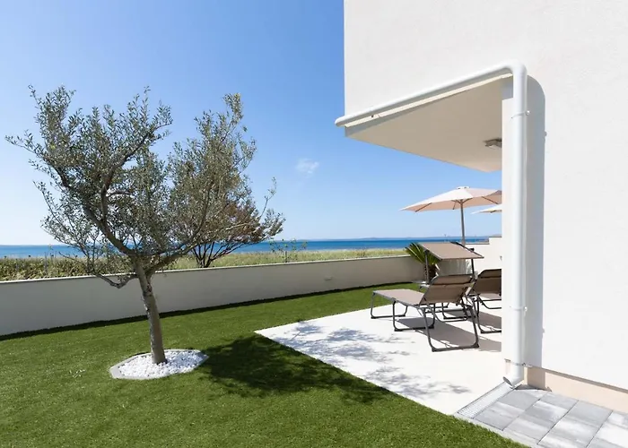 Beachfront Reiterer V3 With Jacuzzi 30 Meters From The - Crowonder Luxury Rent Villa Privlaka (Zadar)