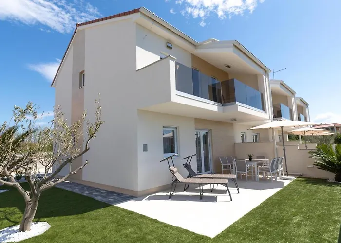 Villa Beachfront Reiterer V3 With Jacuzzi 30 Meters From The - Crowonder Luxury Rent